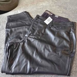 Torrid womens black perfect skinny faux leather pant - NWT plus size 24 regular